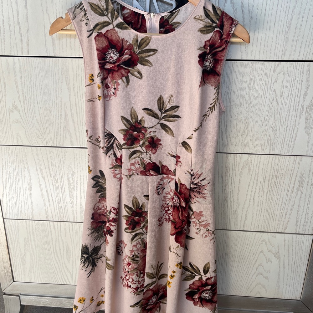 Sleeveless floral A-line Midi Dress